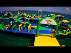 Disesuaikan Anti-UV Resistensi Panas Inflatable Water Park Foating