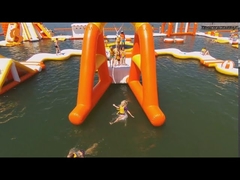 Floating Inflatable Water Park Games 0.9mm Bahan PVC Tarpaulin